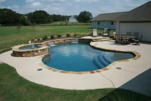 Freeform style pool.