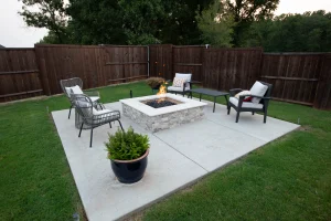 Outdoor living pool area.