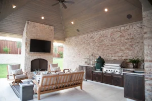Outdoor living pool area.